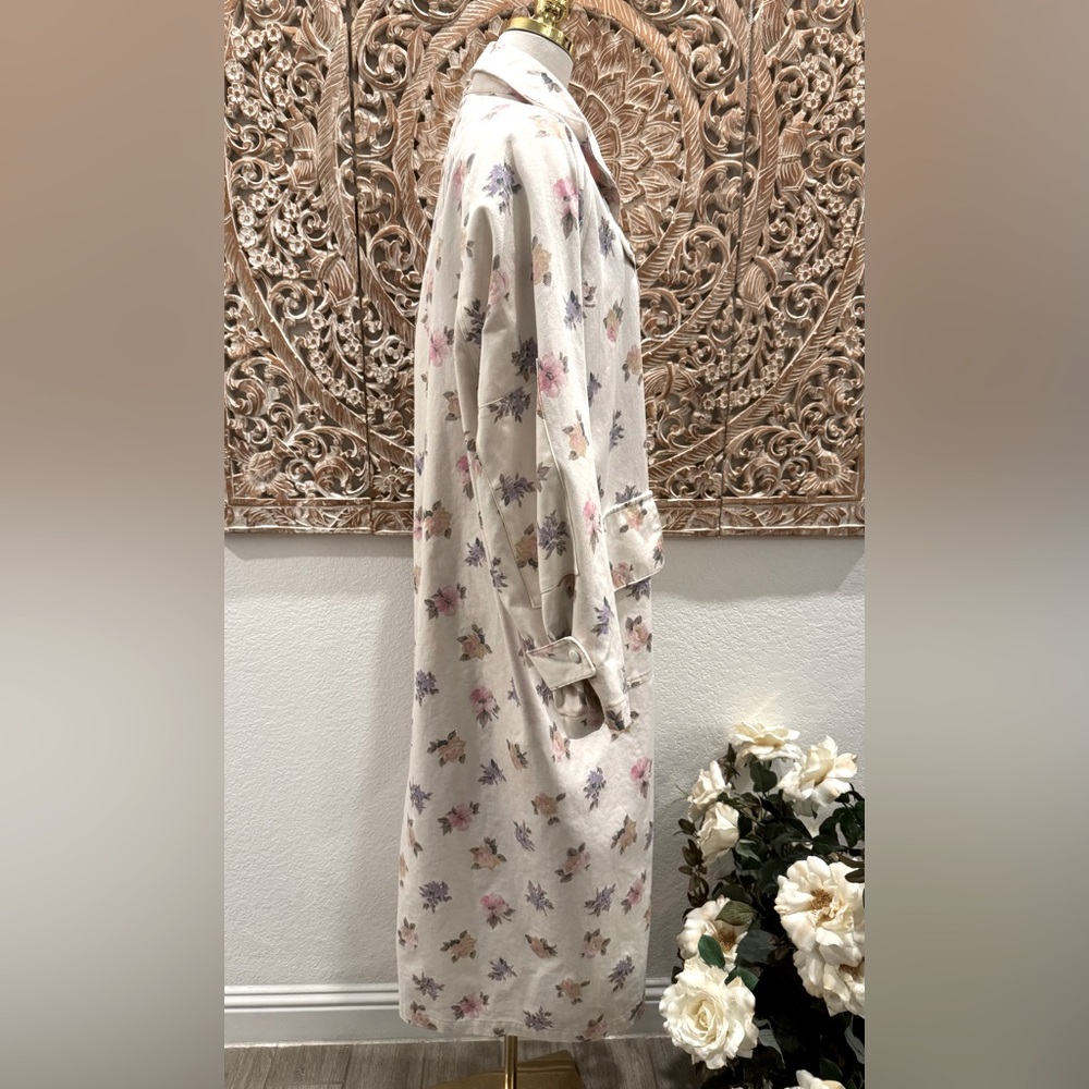 Floral Cream Trench Coat - Picture 9 of 14